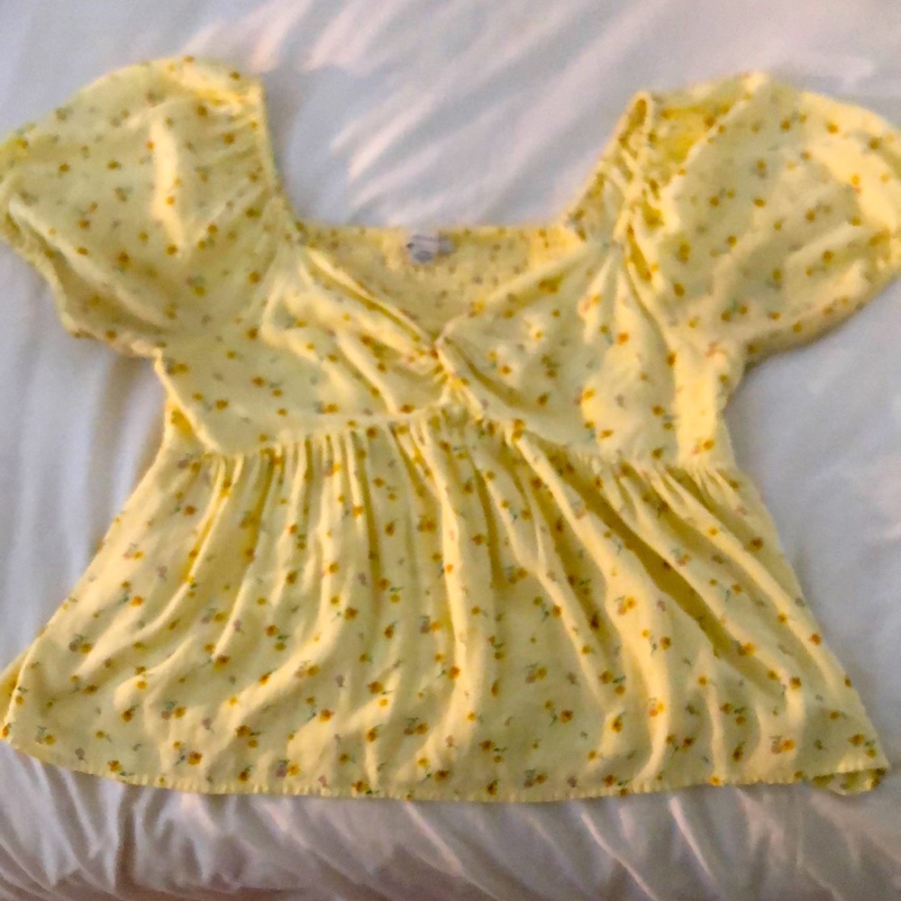 American Eagle Small Yellow Scrunch Top